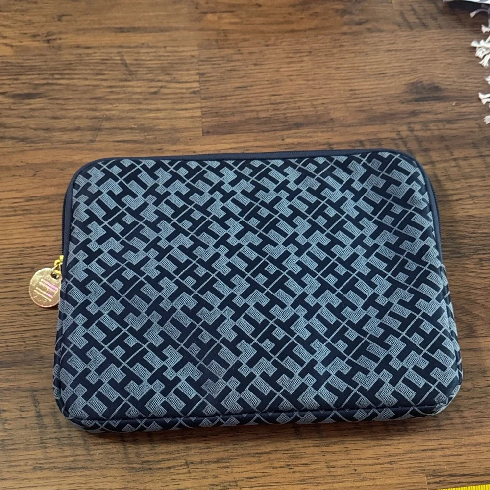 Tommy Hilfiger IPad Holder